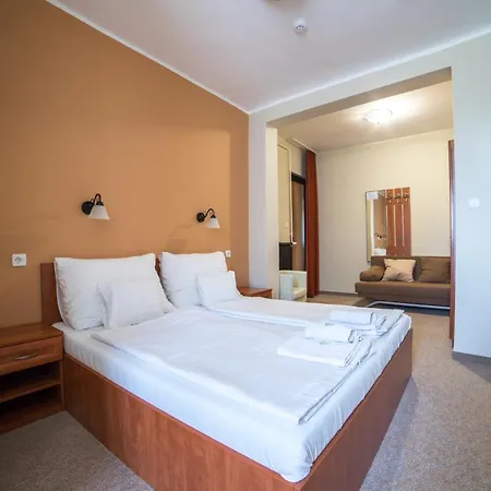 Pelso Panzio Bed & Breakfast