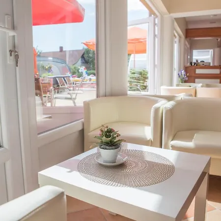 Pelso Panzio Bed and Breakfast *